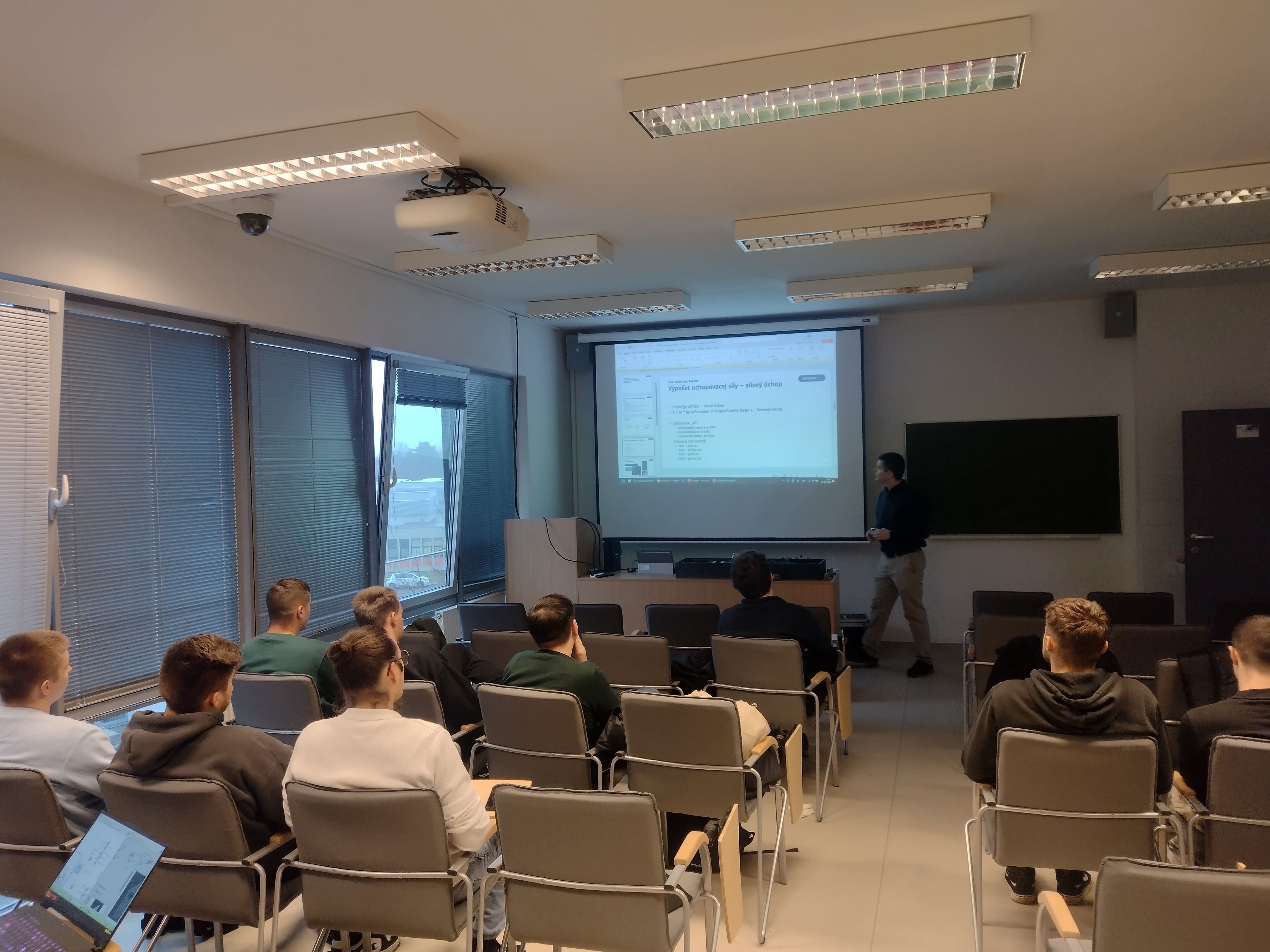 Výberová prednáška k predmetu Roboty a manipulátory